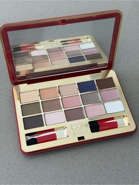 Estee Lauder Deluxe Eyeshadow Palette
